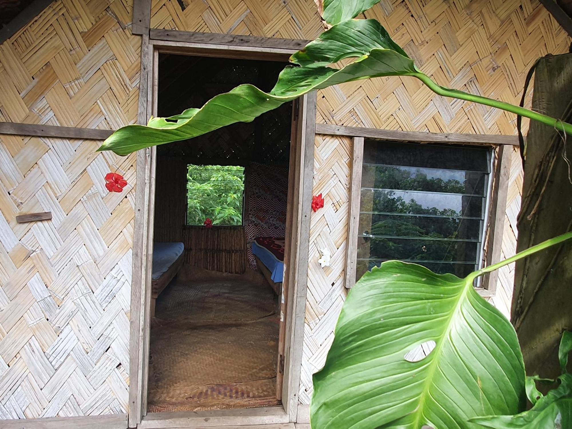 Island Paradise Bungalows Lenkuru Екстериор снимка